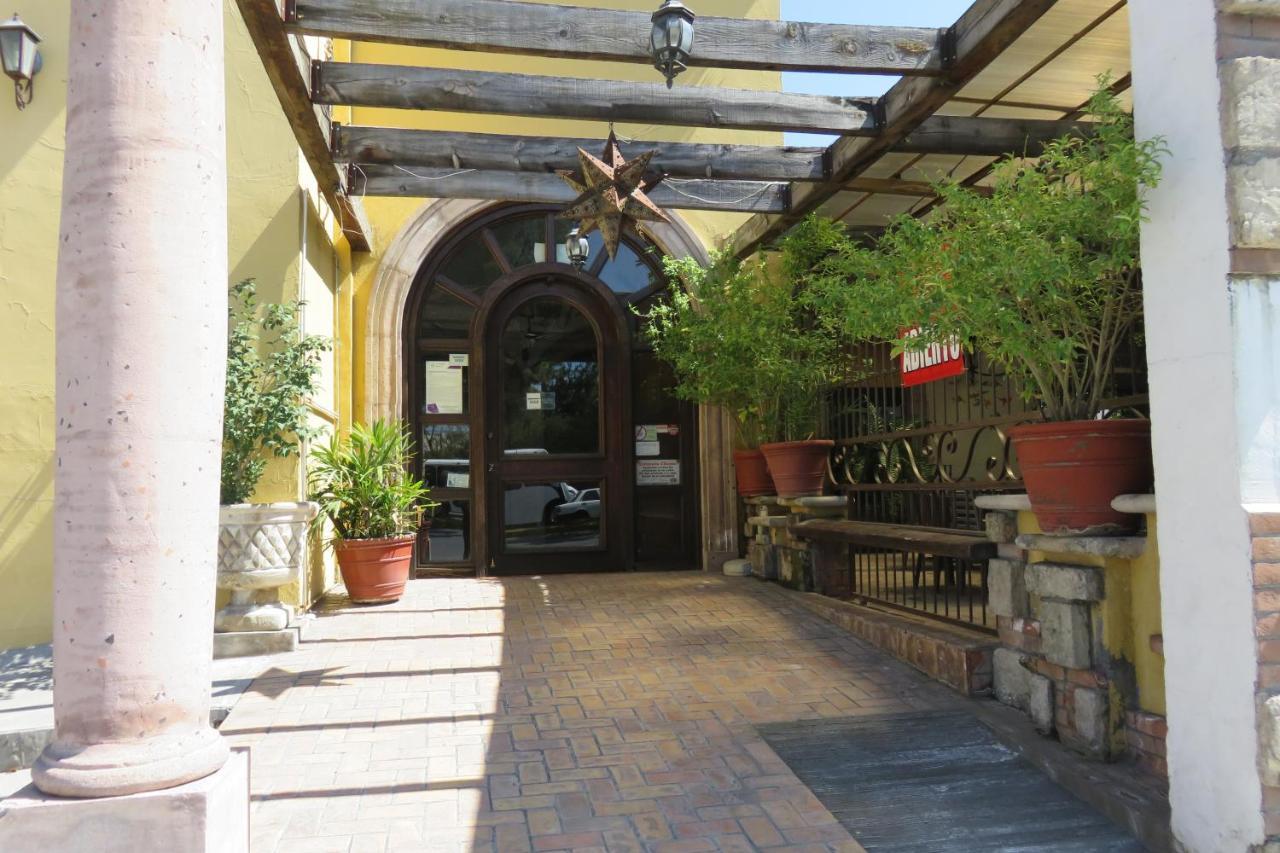 Hotel Huizache Saltillo Ngoại thất bức ảnh