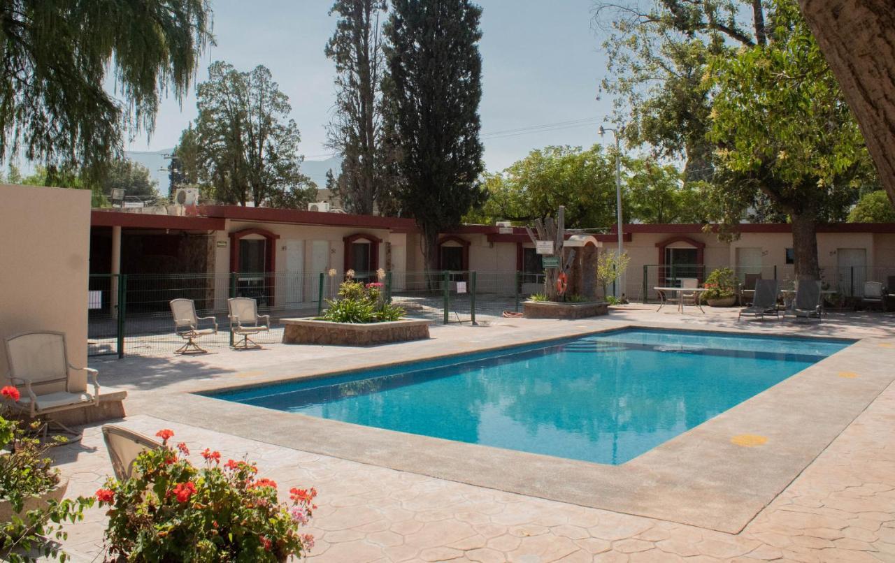 Hotel Huizache Saltillo Ngoại thất bức ảnh